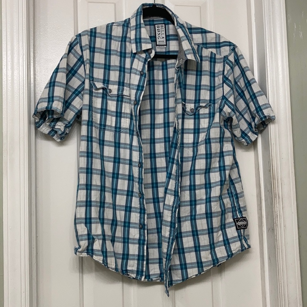 Men’s Billabong Plaid Short Sleeve Button Down